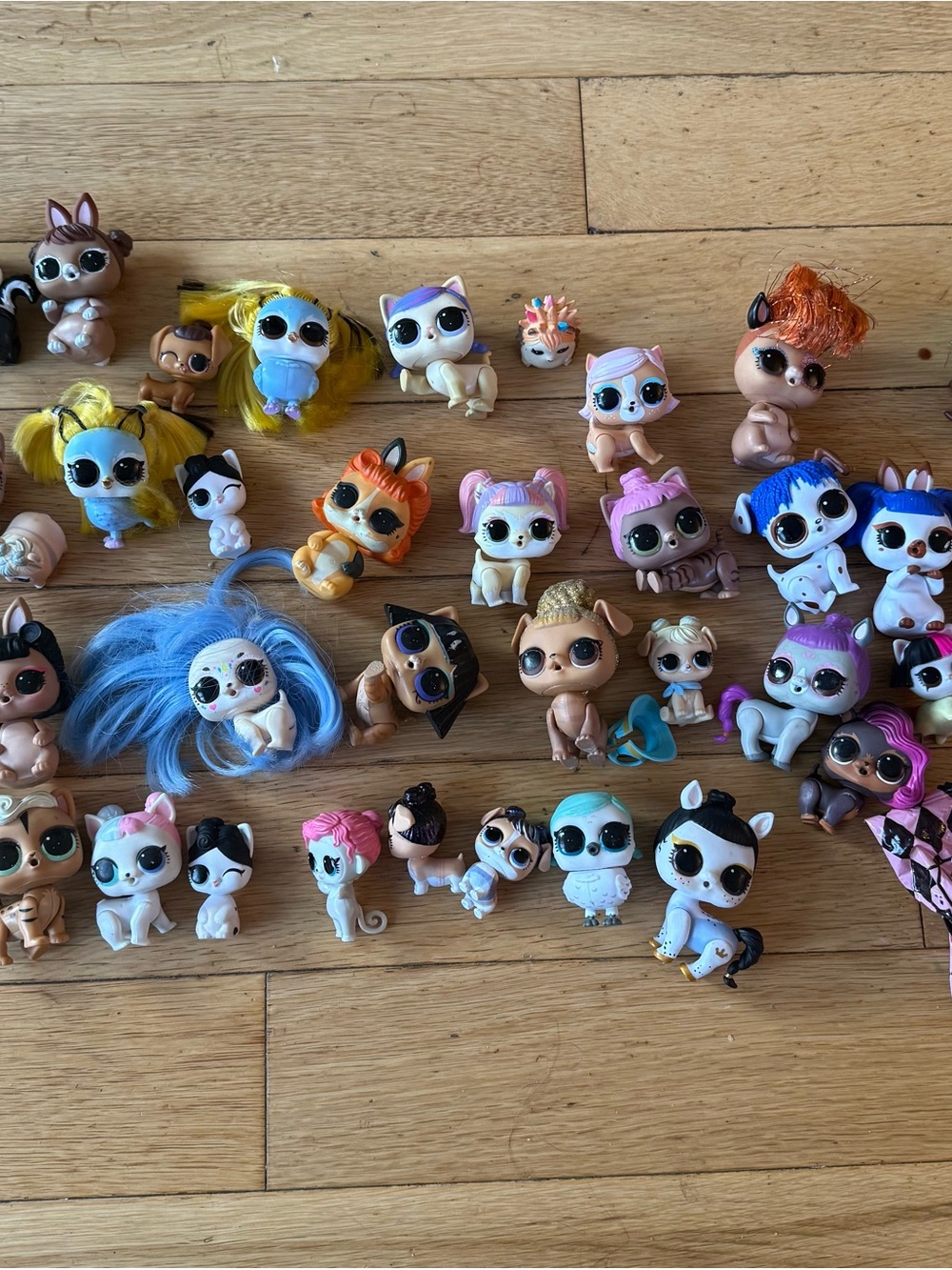 L.O.L. Surprise! Pets Assorted Small Figures - Multi-Color